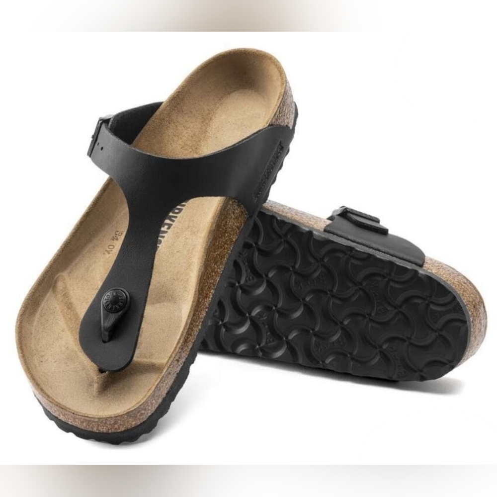 Birkenstock Gizeh Thong Sandals in Black